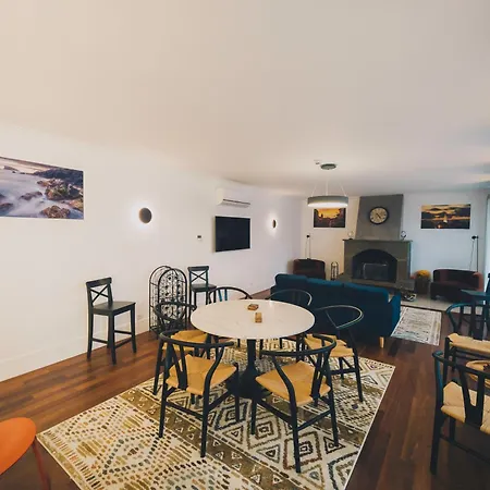 Hostel Aurora Angra do Heroismo