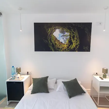 Aurora Hostel, Suites, Quartos E No Coracao De Angra do Heroismo