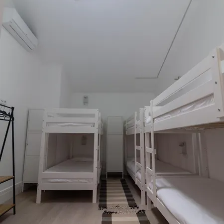 Hostel Aurora Hostel, Suites, Quartos E No Coracao De Angra do Heroismo