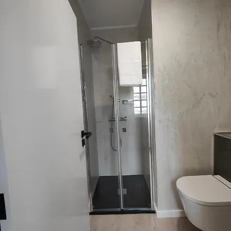 Aurora بيت شباب أنغرا دو إِراويزو