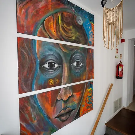 Hostal Aurora Hostel, Suítes, Quartos E Dormitórios No Coração De