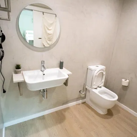 Hostal Aurora Hostel, Suítes, Quartos E Dormitórios No Coração De *