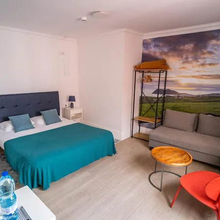 Aurora Hostel, Suítes, Quartos E Dormitórios No Coração De Angra do Heroísmo