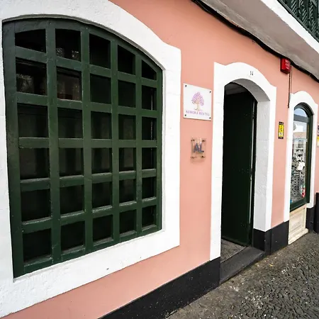 Aurora Hostel, Suítes, Quartos E Dormitórios No Coração De * Angra do Heroísmo