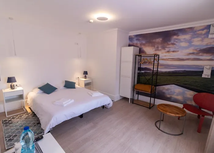 Hostel Aurora Angra do Heroismo